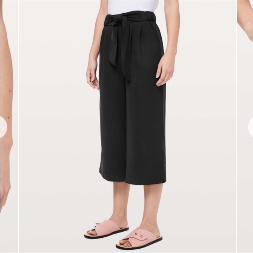 Lululemon noir crop black pants size 10 NWT